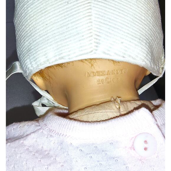 21" 1965 Madame Alexander Cloth Body with Vinyl Head and Limbs Baby Doll - Picture 6 of 12